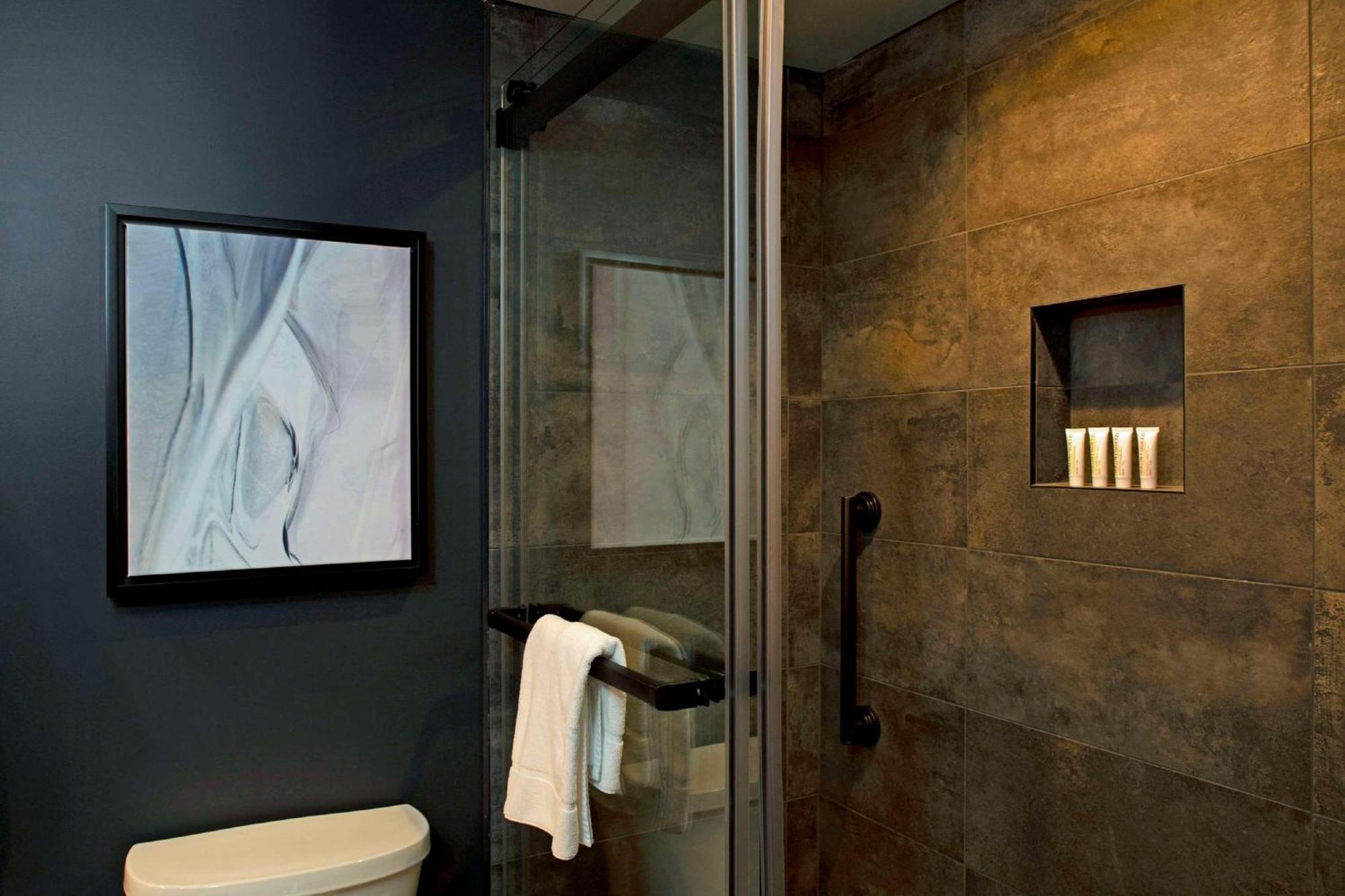 Hotel The Lloyd Stamford, Tapestry Collection By Hilton Exterior foto